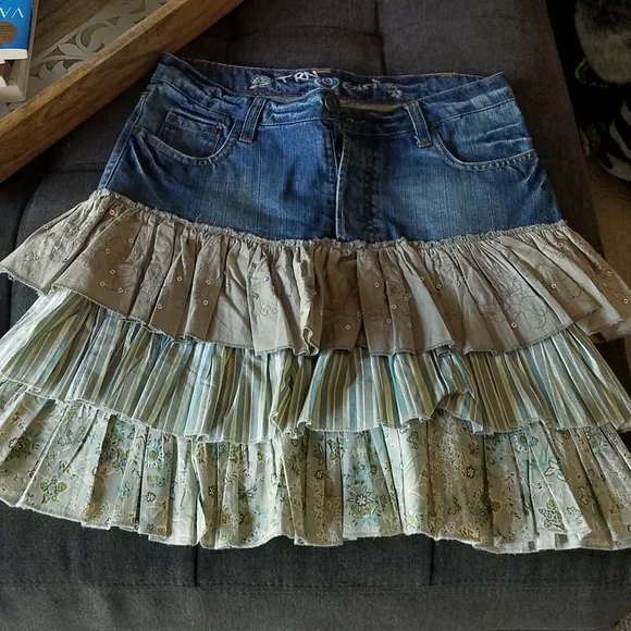 Terranova Ruffled Tiered Cowgirl Denim Skirt from Italy - Picture 3 of 17